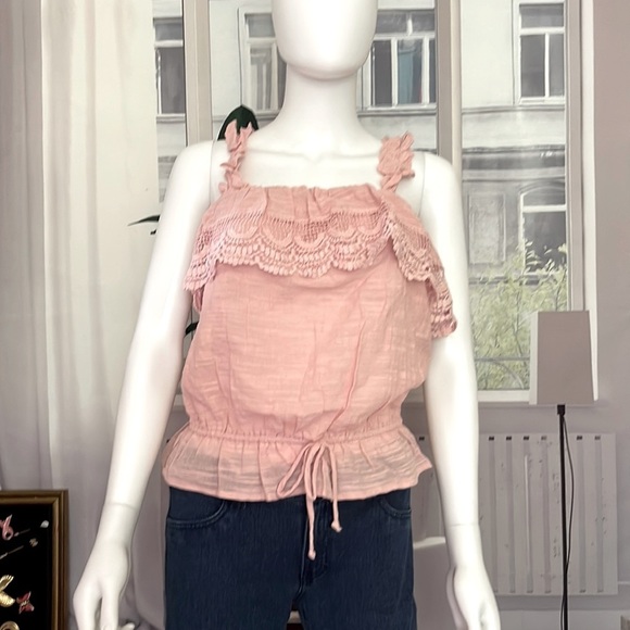 Maurices Tops - Maurices Blush Strappy Lace Top. Size M. P325/A
